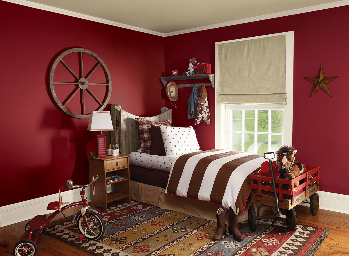 Цвет Dulux 30YR 14/365 (бордовый) в интерьере спальни (фото)