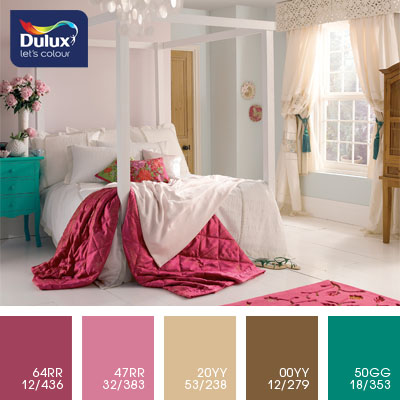 Цвет Dulux 47RR 32/383 (насыщенный розовый) в интерьере гостиной (фото)